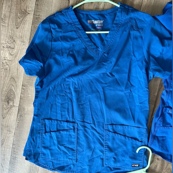 Women’s scrubs - Picture 4 of 6